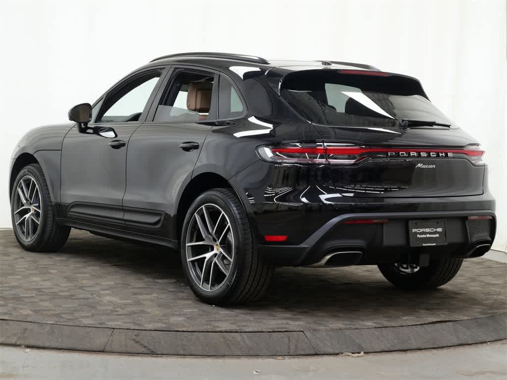 Thumbnail: 2026 Porsche Macan - 3