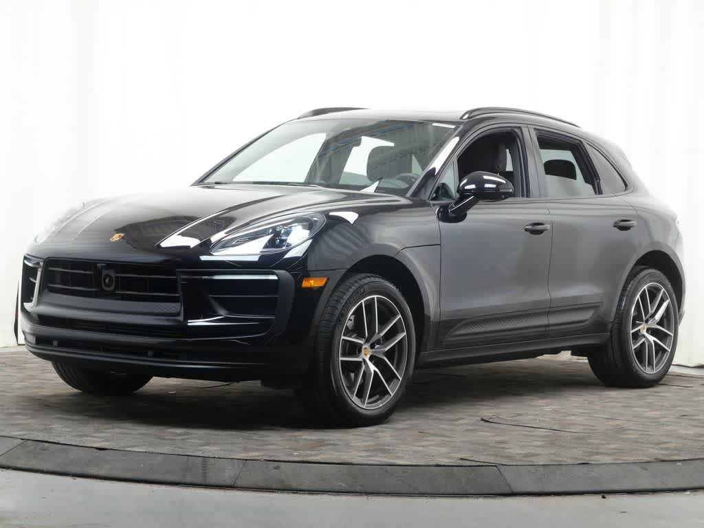 Thumbnail: 2026 Porsche Macan - 1