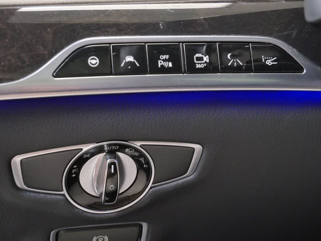 Thumbnail: 2016 Mercedes-Benz S-Class - 18
