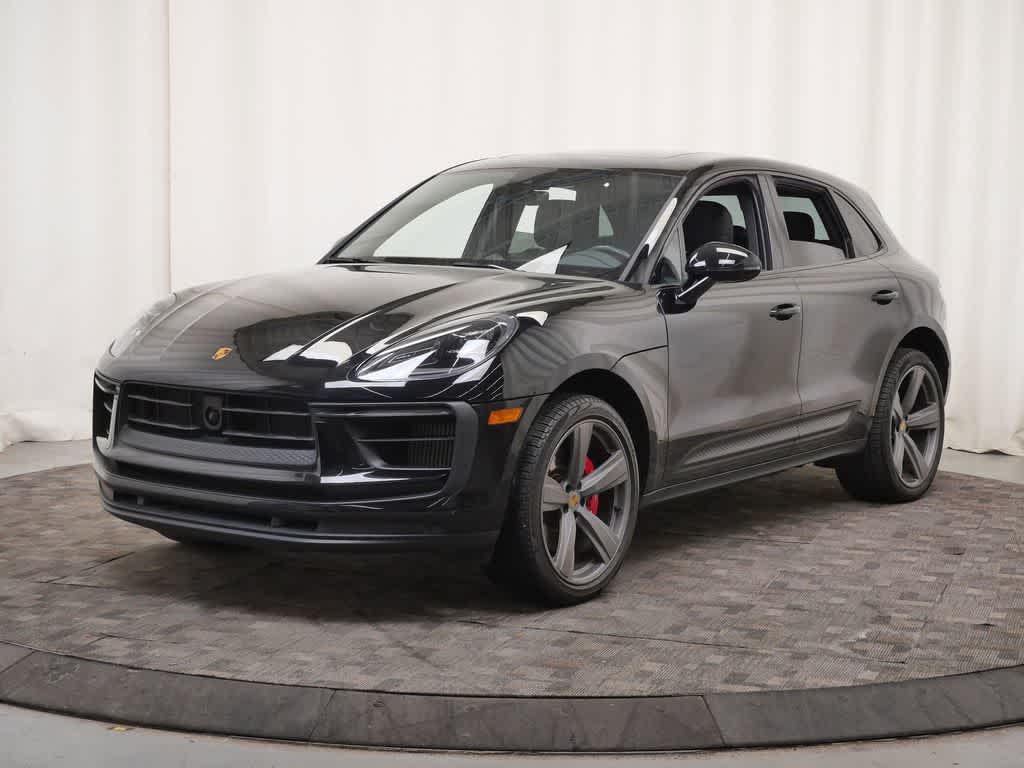 Thumbnail: 2023 Porsche Macan - 1
