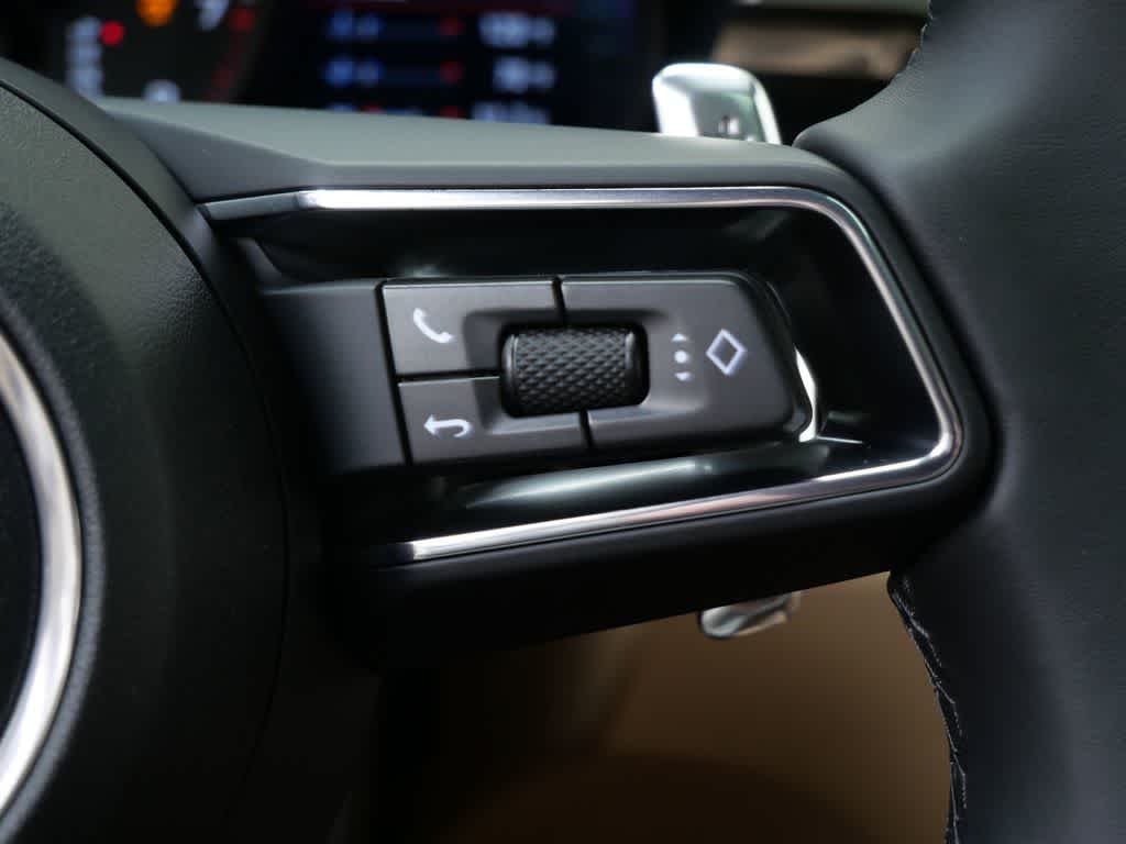 Thumbnail: 2026 Porsche Macan - 20