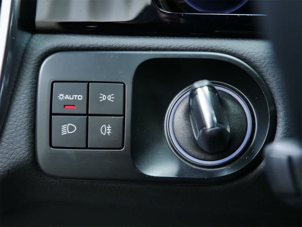 Thumbnail: 2023 Porsche Cayenne - 18