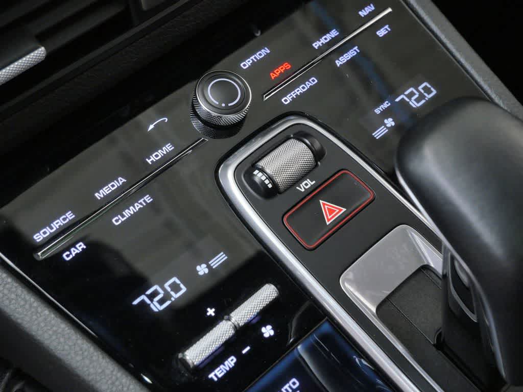 Thumbnail: 2019 Porsche Cayenne - 25