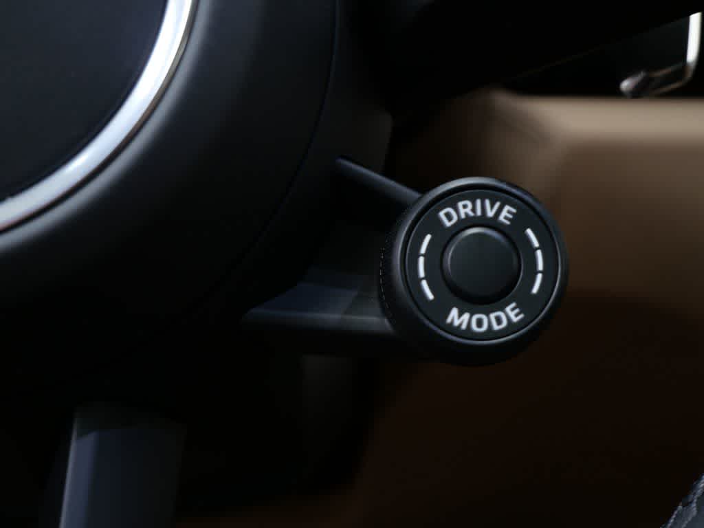 Thumbnail: 2026 Porsche Macan - 20