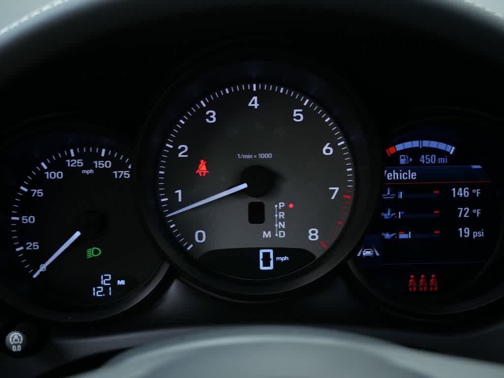 Thumbnail: 2026 Porsche Macan - 27