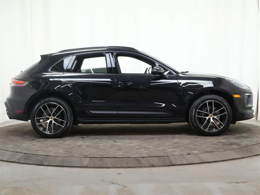 Thumbnail: 2025 Porsche Macan - 8