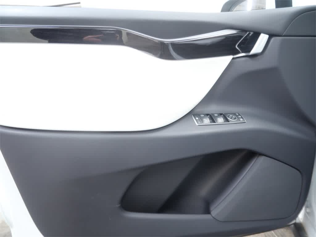 Thumbnail: 2020 Tesla Model X - 14