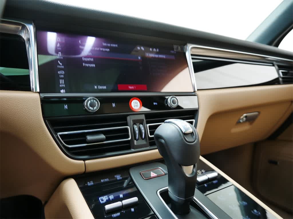 Thumbnail: 2026 Porsche Macan - 27