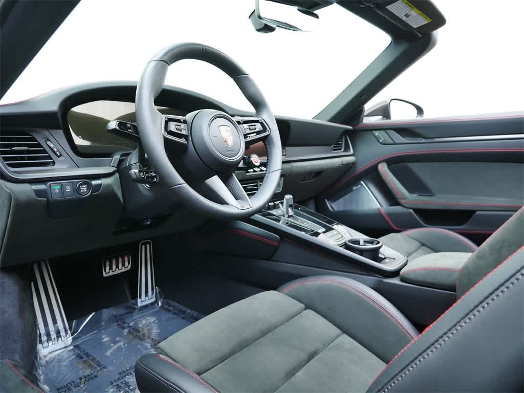 Thumbnail: 2025 Porsche 911 - 4