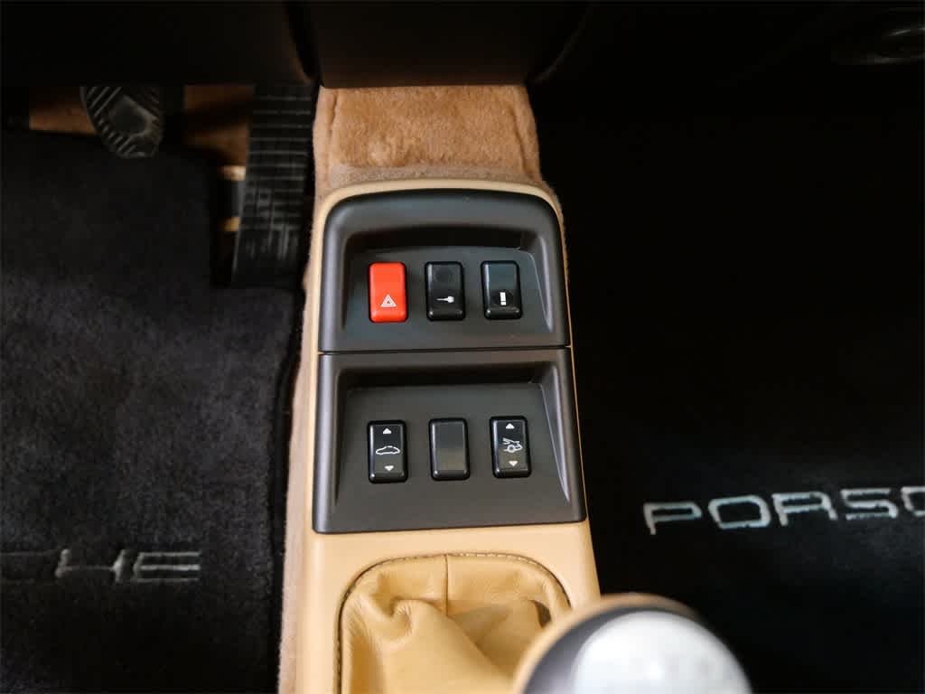 Thumbnail: 1998 Porsche 911 - 16