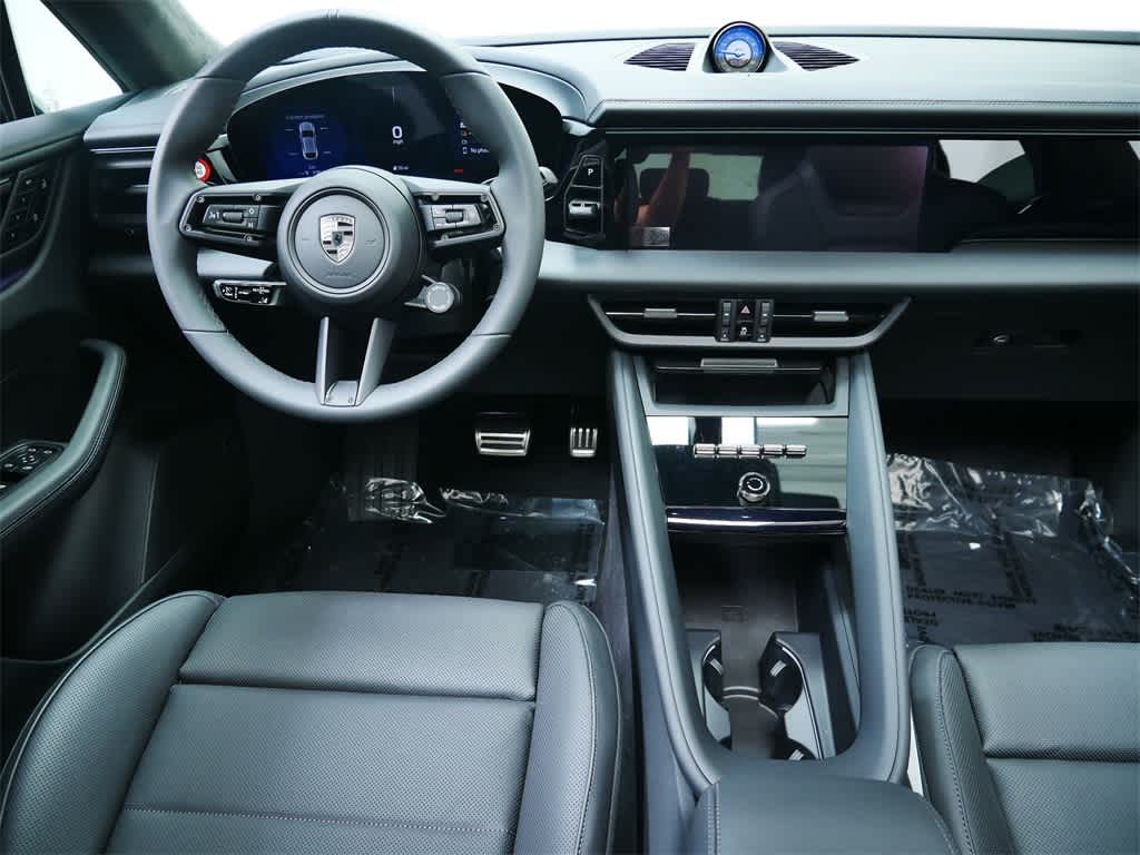 Thumbnail: 2025 Porsche Macan - 16