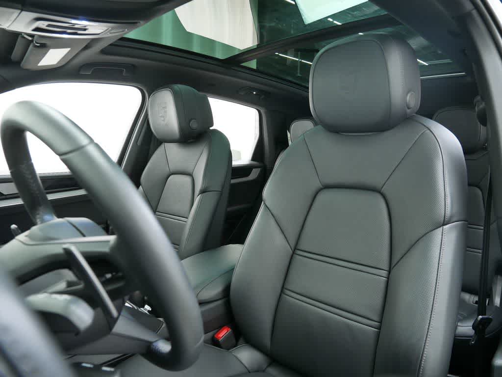 Thumbnail: 2025 Porsche Cayenne - 5