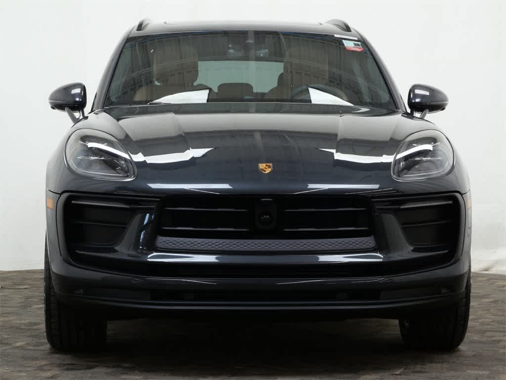 Thumbnail: 2026 Porsche Macan - 10