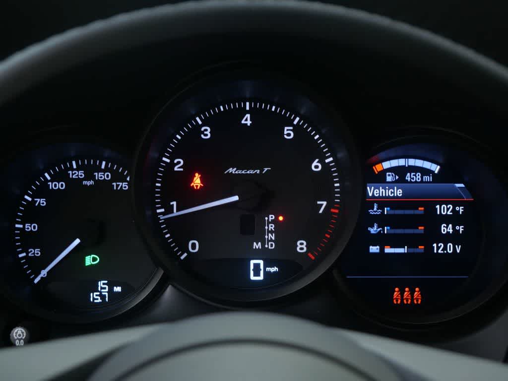 Thumbnail: 2026 Porsche Macan - 25