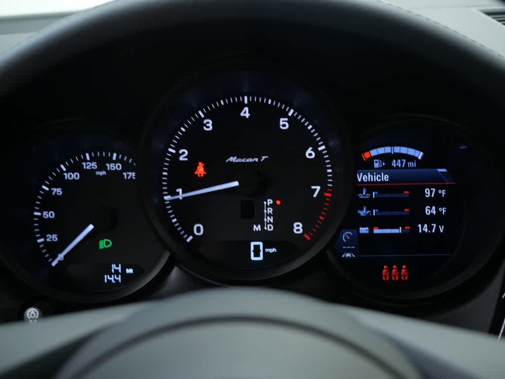 Thumbnail: 2026 Porsche Macan - 20