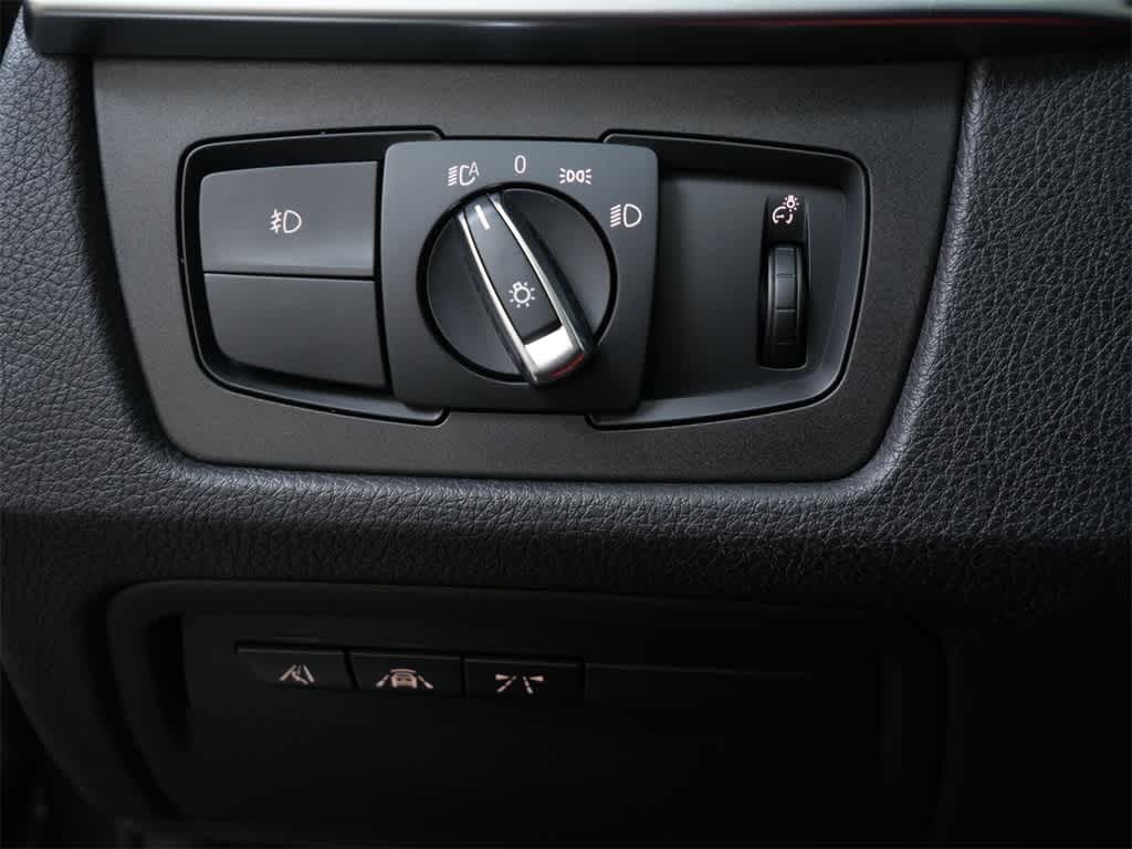 Thumbnail: 2018 BMW 3 Series - 17