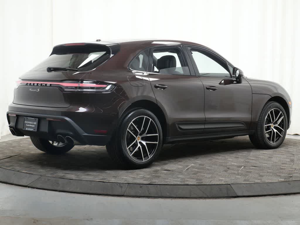 Thumbnail: 2022 Porsche Macan - 7
