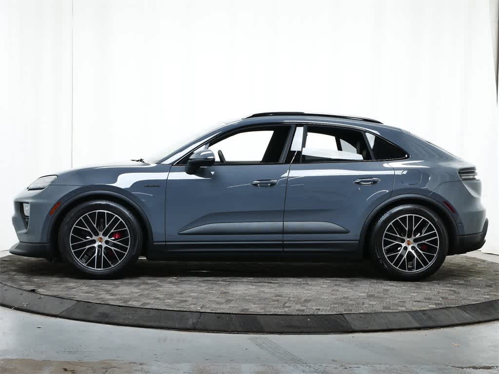 Thumbnail: 2025 Porsche Macan - 2