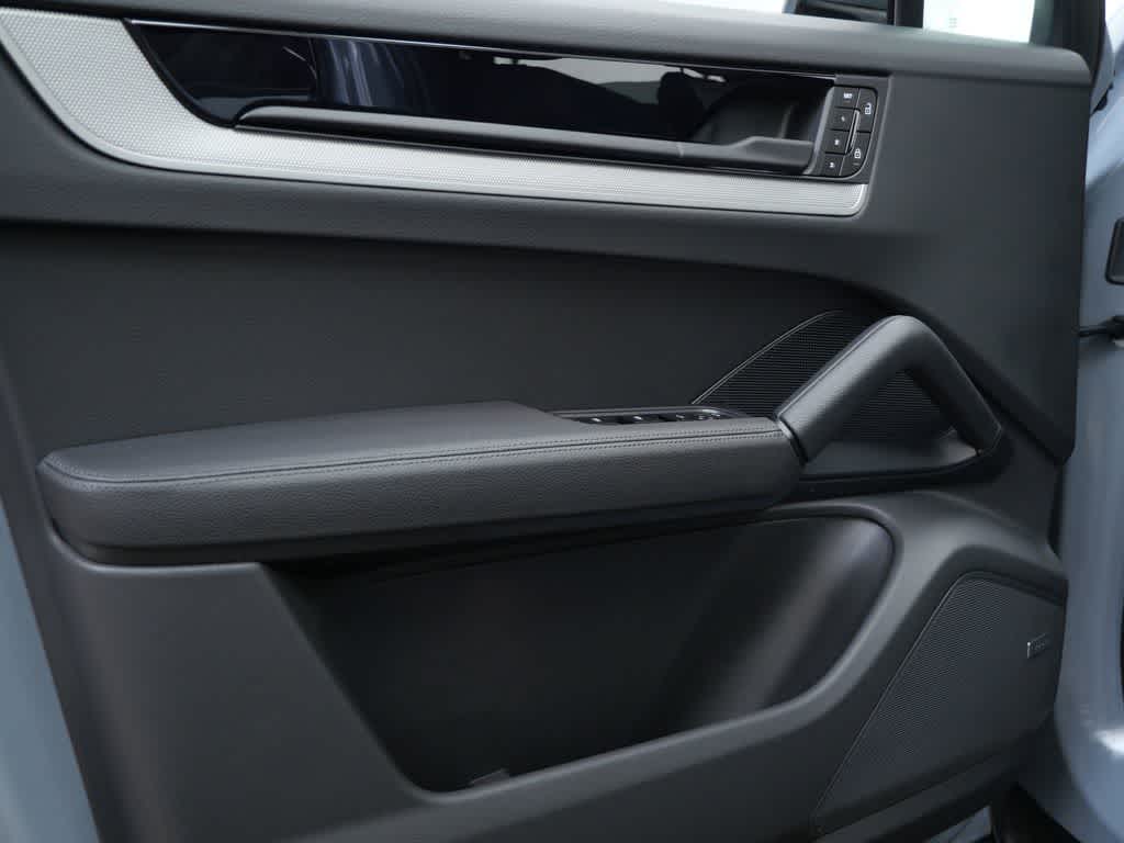 Thumbnail: 2026 Porsche Cayenne - 11