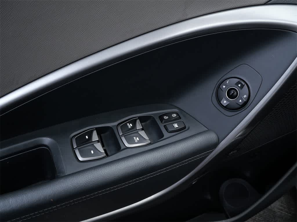 Thumbnail: 2015 Hyundai Santa Fe - 19