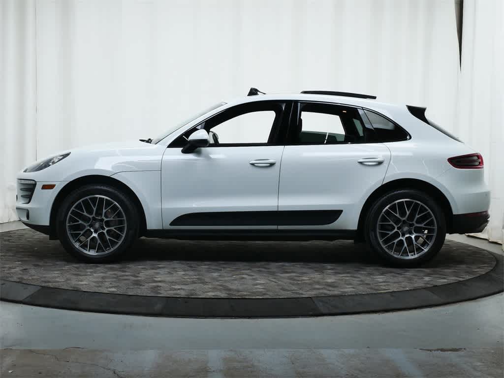 Thumbnail: 2016 Porsche Macan - 2