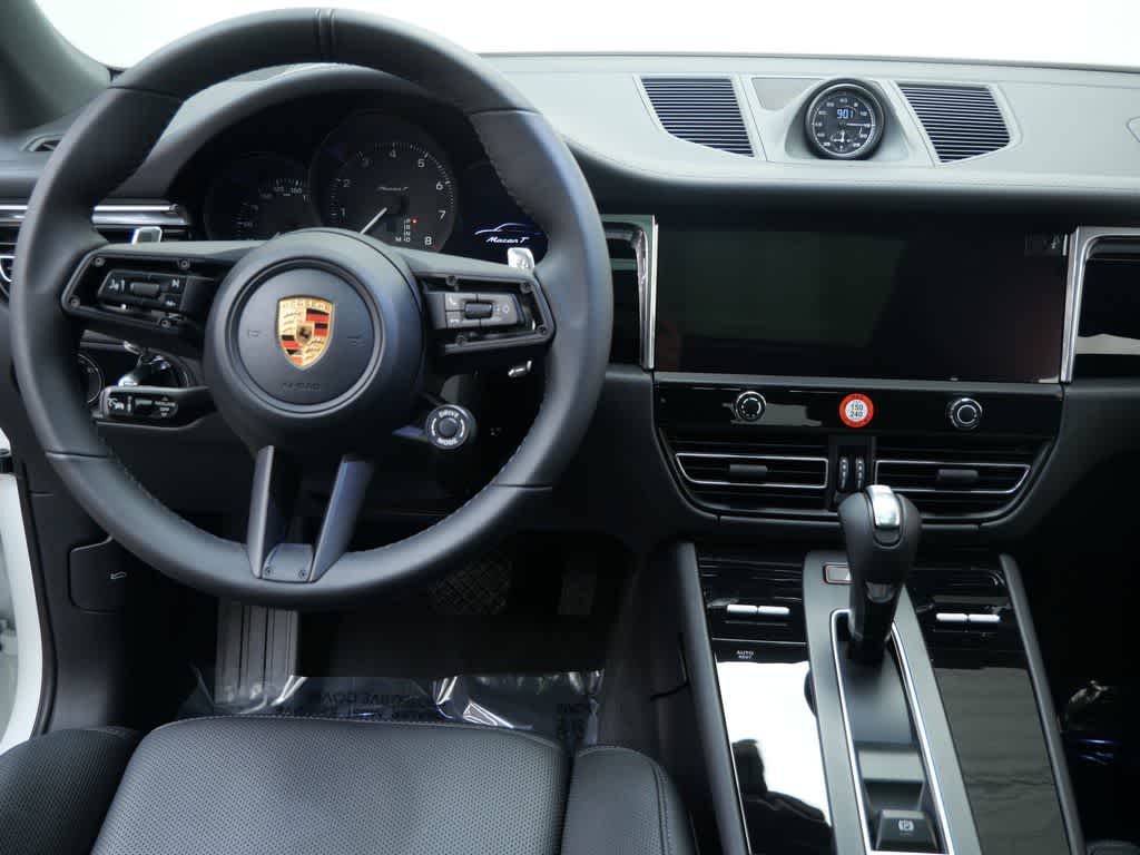 Thumbnail: 2026 Porsche Macan - 15