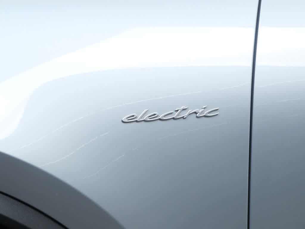 Thumbnail: 2025 Porsche Macan - 11