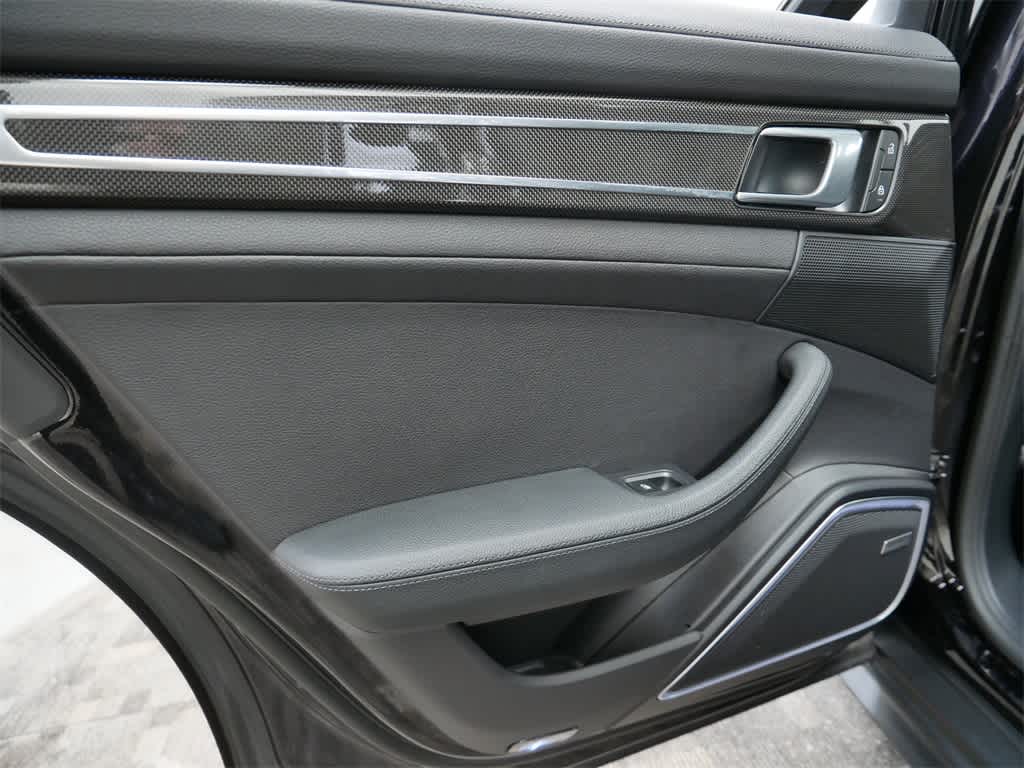 Thumbnail: 2023 Porsche Cayenne - 14