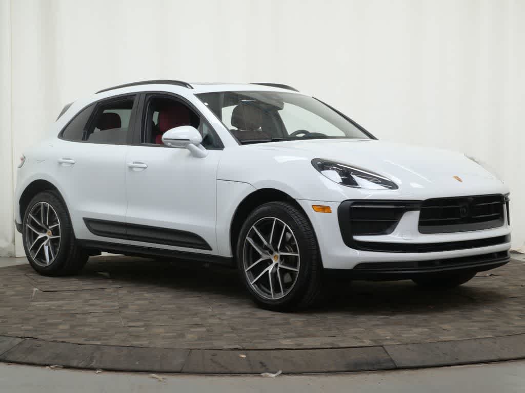 Thumbnail: 2025 Porsche Macan - 9