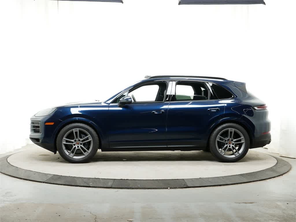 Thumbnail: 2025 Porsche Cayenne - 2