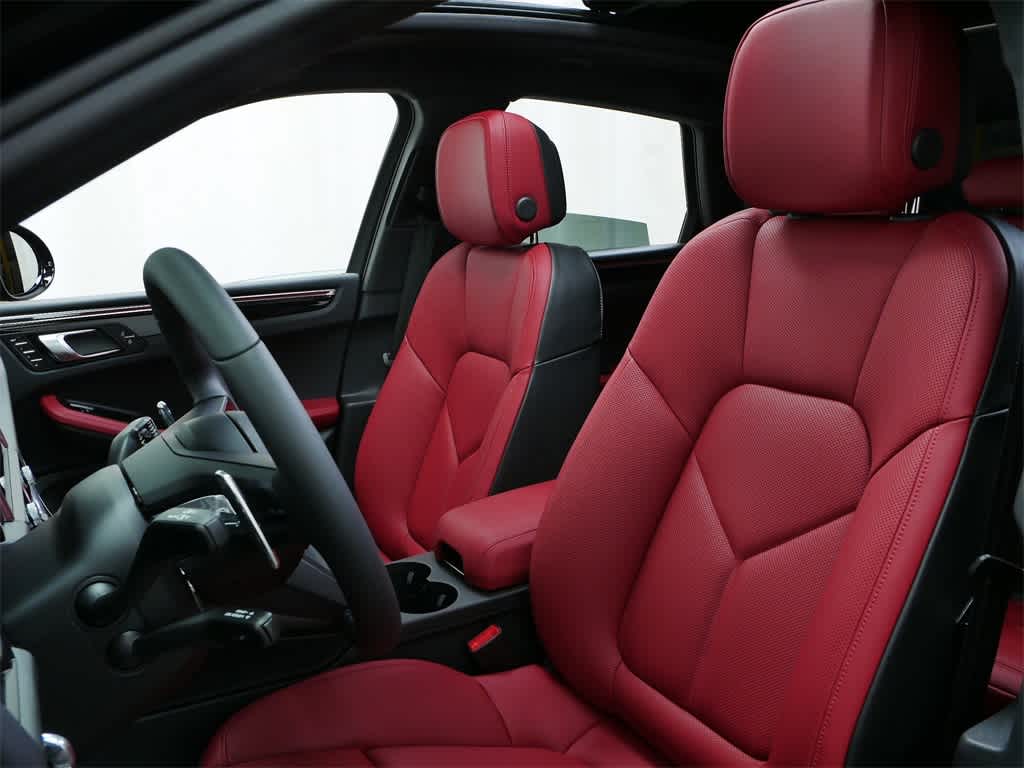 Thumbnail: 2025 Porsche Macan - 5