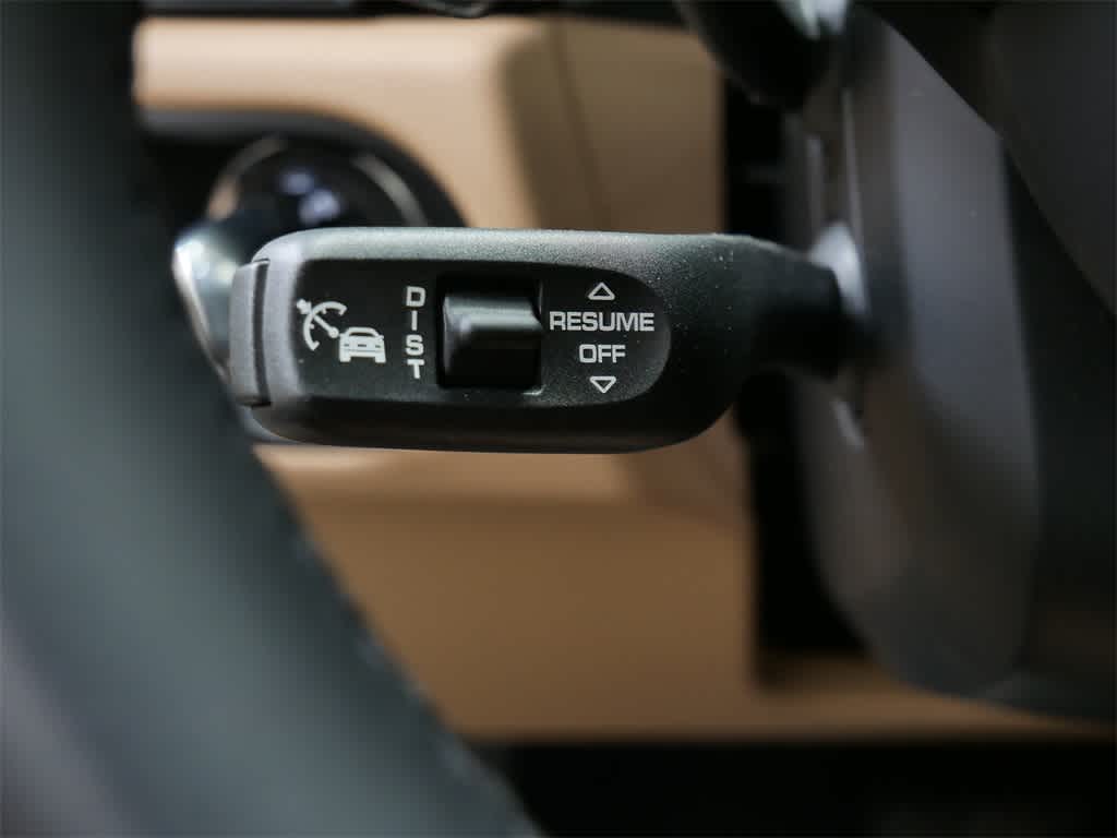 Thumbnail: 2025 Porsche Macan - 19