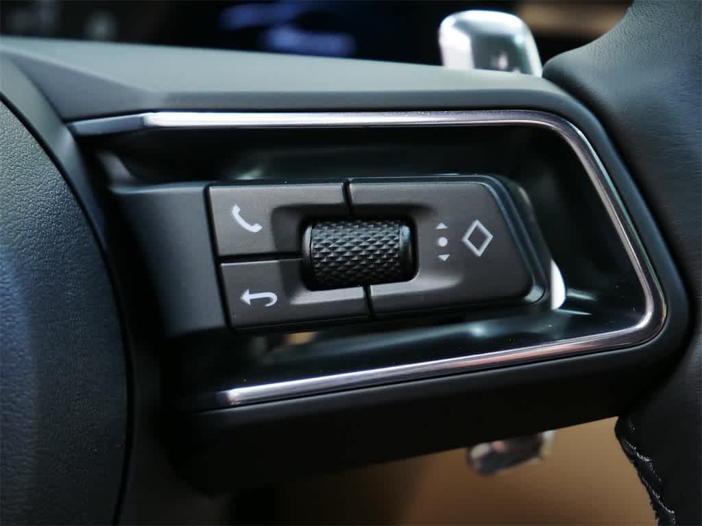 Thumbnail: 2026 Porsche Macan - 21