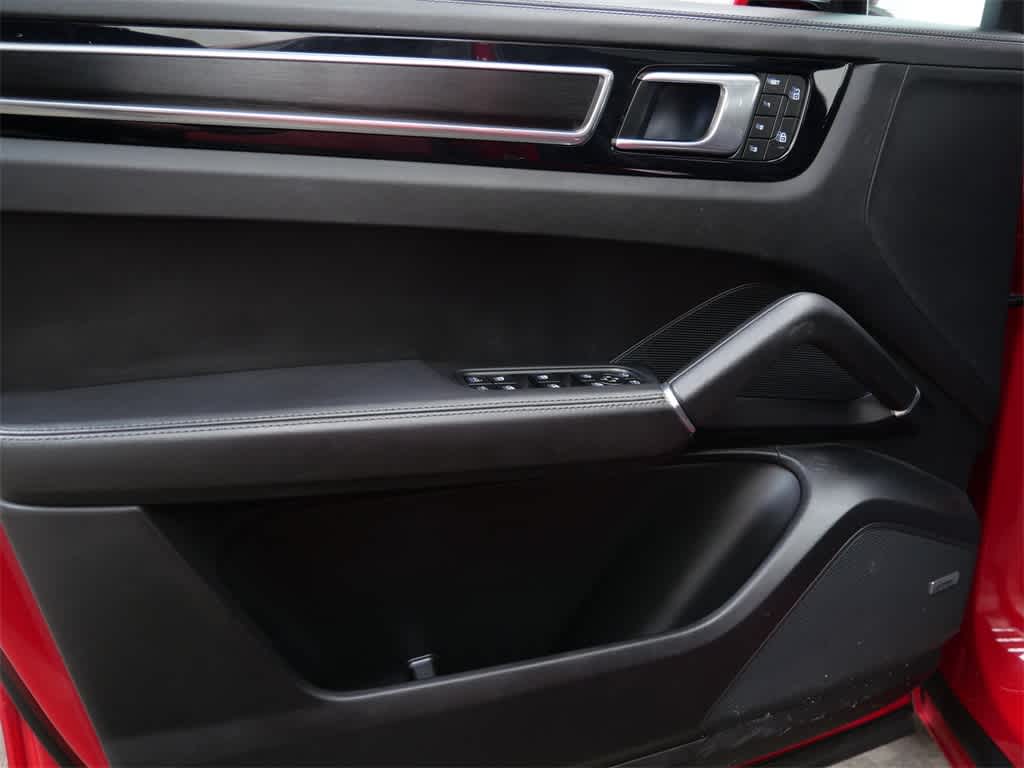 Thumbnail: 2023 Porsche Cayenne - 12