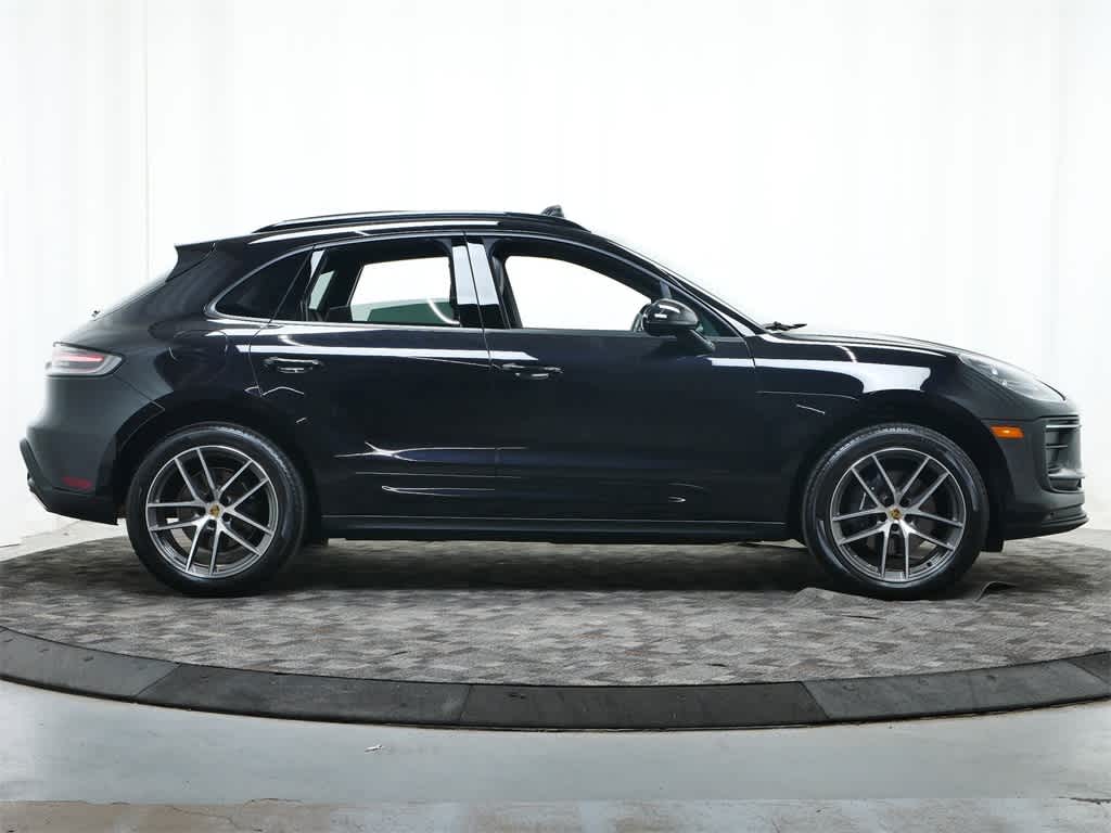 Thumbnail: 2024 Porsche Macan - 7