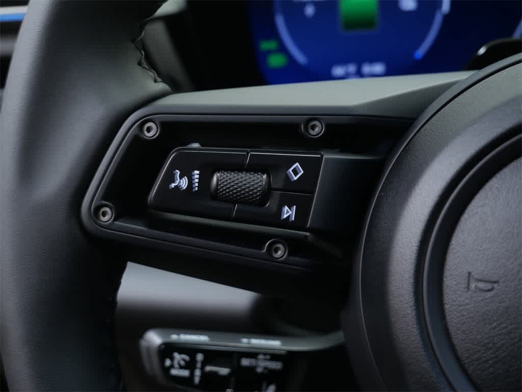 Thumbnail: 2026 Porsche Macan - 23