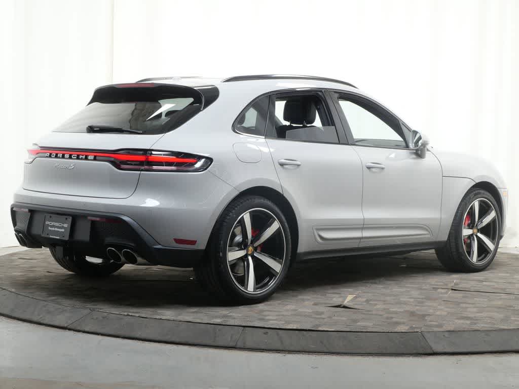Thumbnail: 2026 Porsche Macan - 7