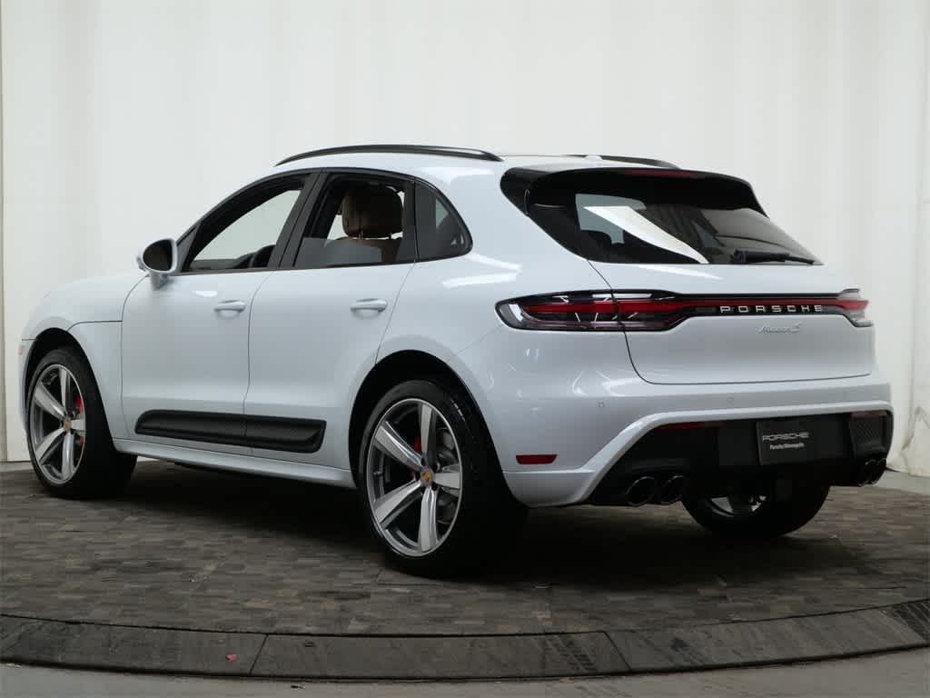 Thumbnail: 2026 Porsche Macan - 3