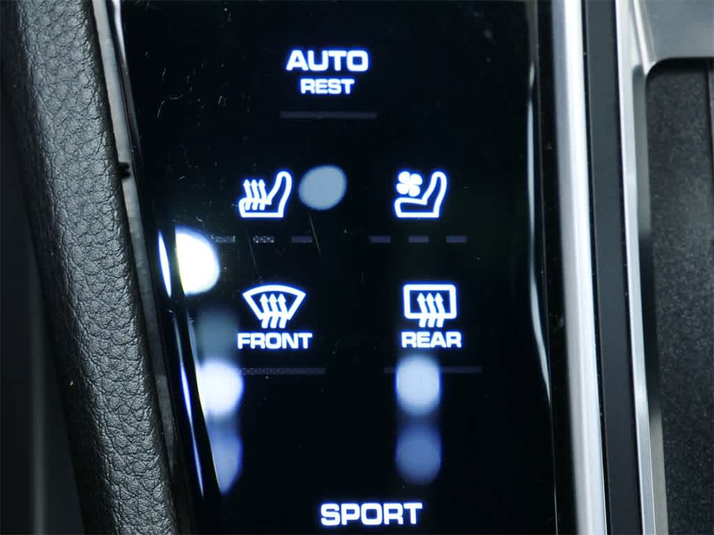 Thumbnail: 2023 Porsche Cayenne - 25