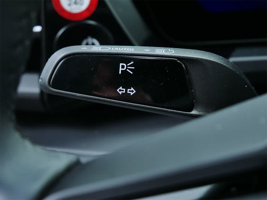 Thumbnail: 2025 Porsche Macan - 24