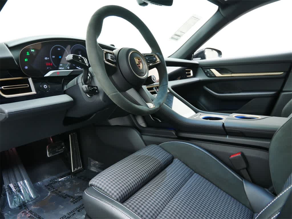 Thumbnail: 2025 Porsche Taycan - 4