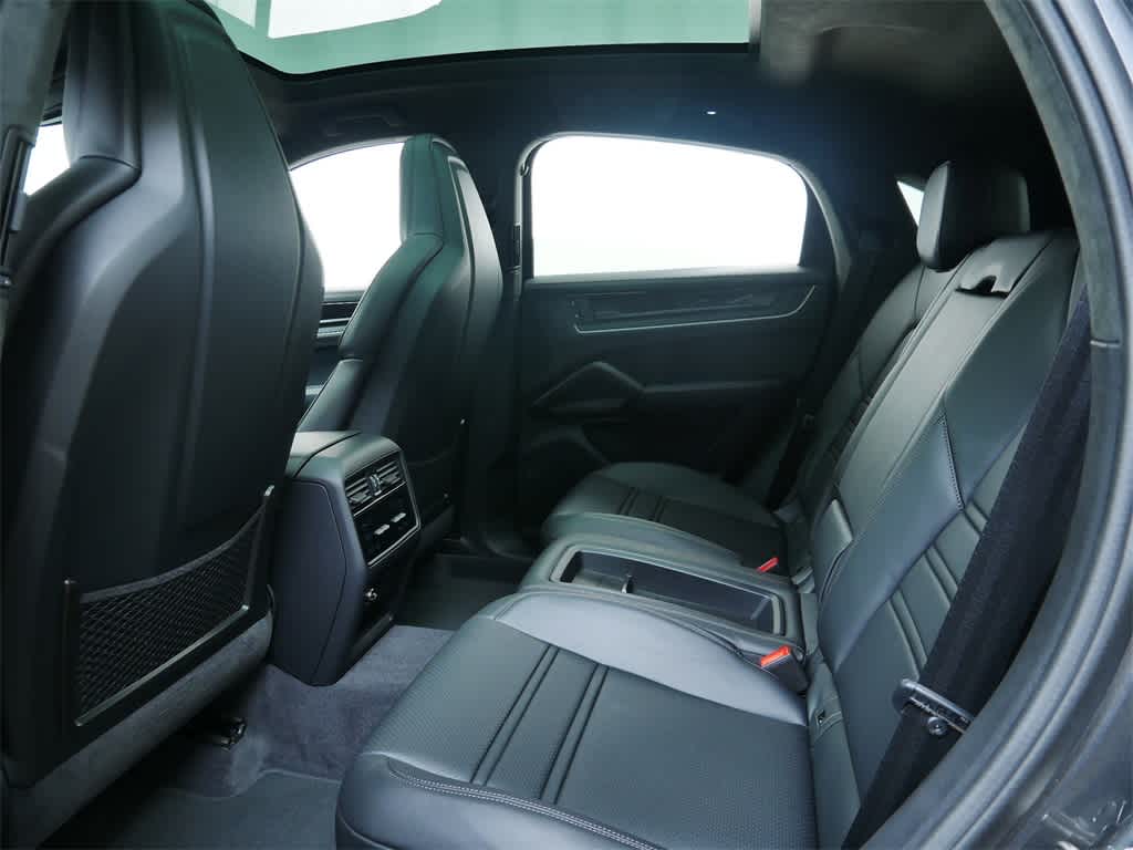 Thumbnail: 2025 Porsche Cayenne - 13