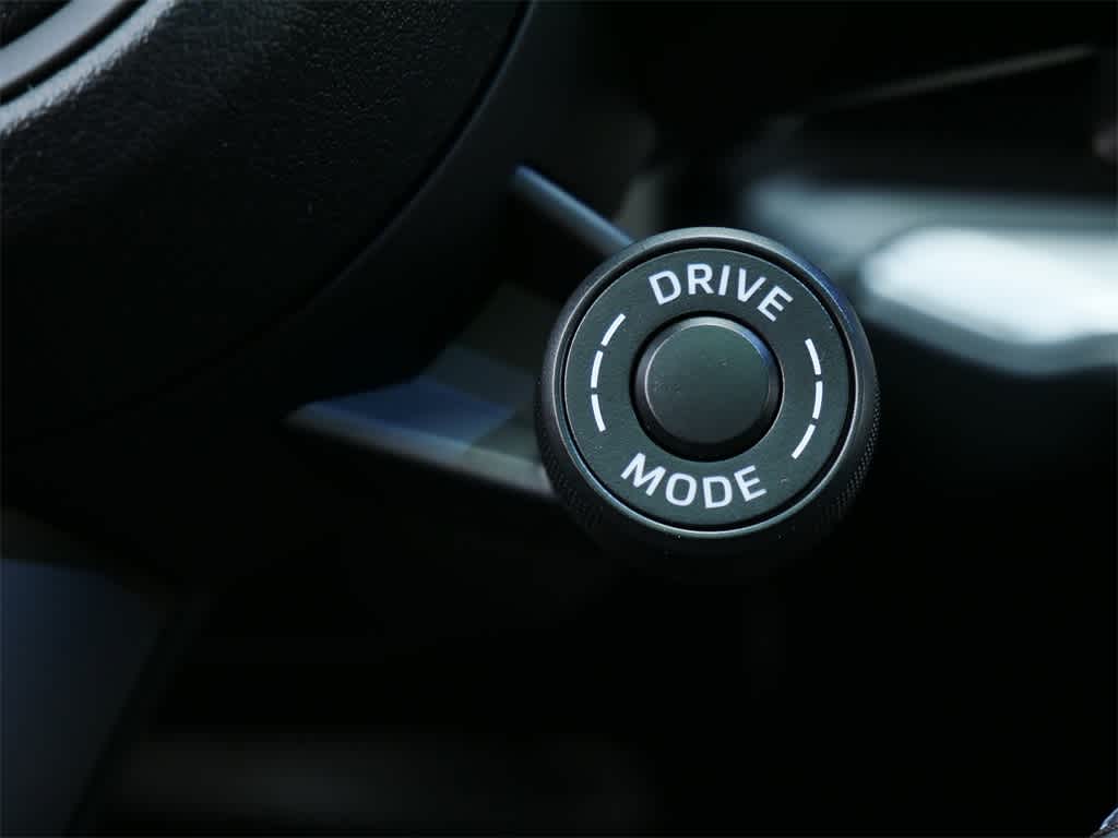 Thumbnail: 2026 Porsche Macan - 19