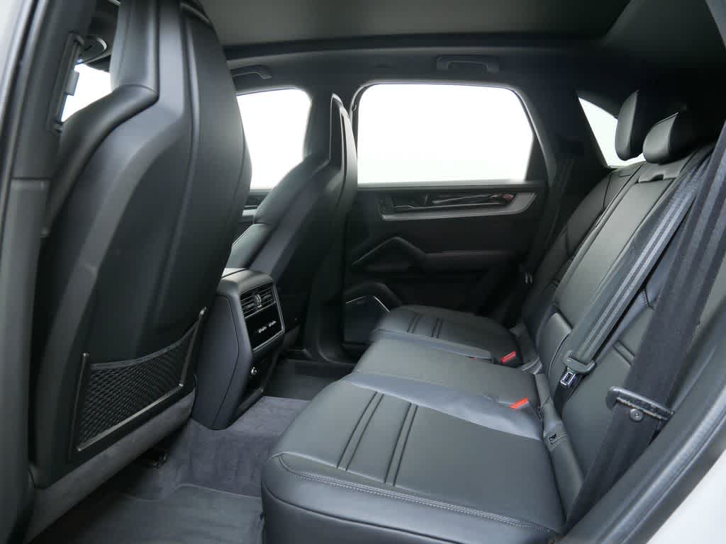 Thumbnail: 2025 Porsche Cayenne - 13