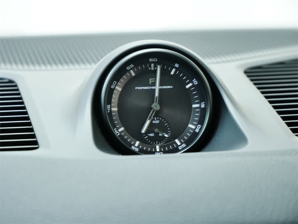 Thumbnail: 2026 Porsche Macan - 21