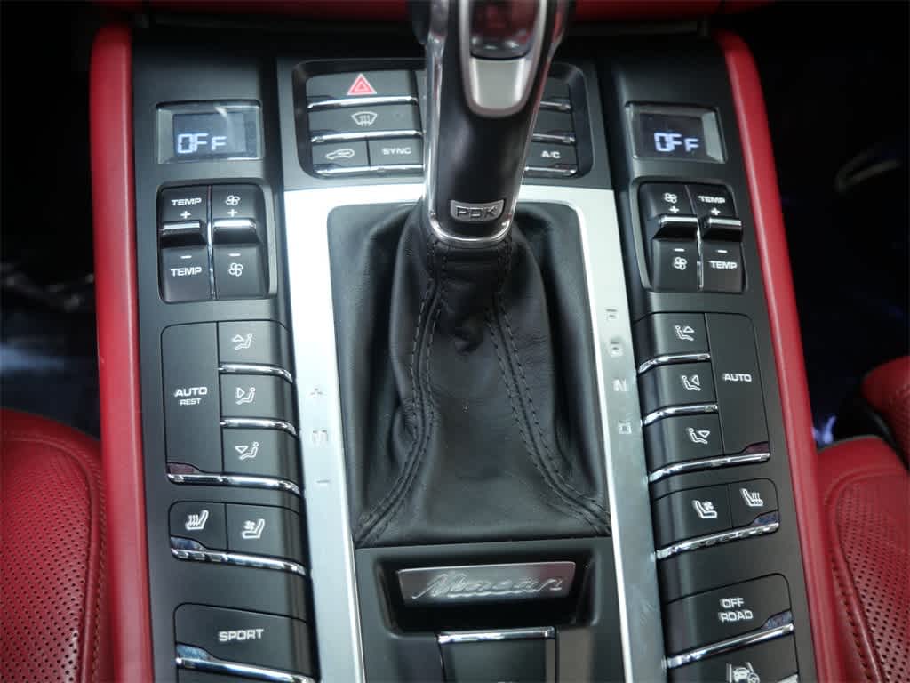 Thumbnail: 2015 Porsche Macan - 23