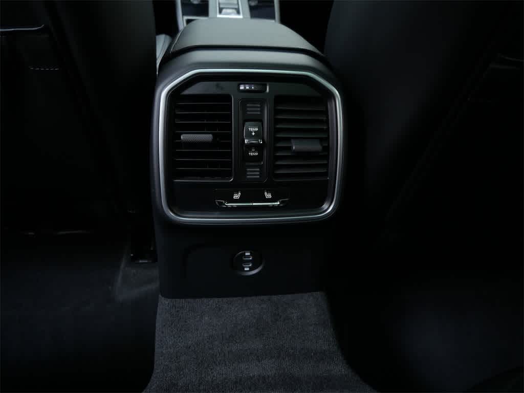 Thumbnail: 2026 Porsche Macan - 15