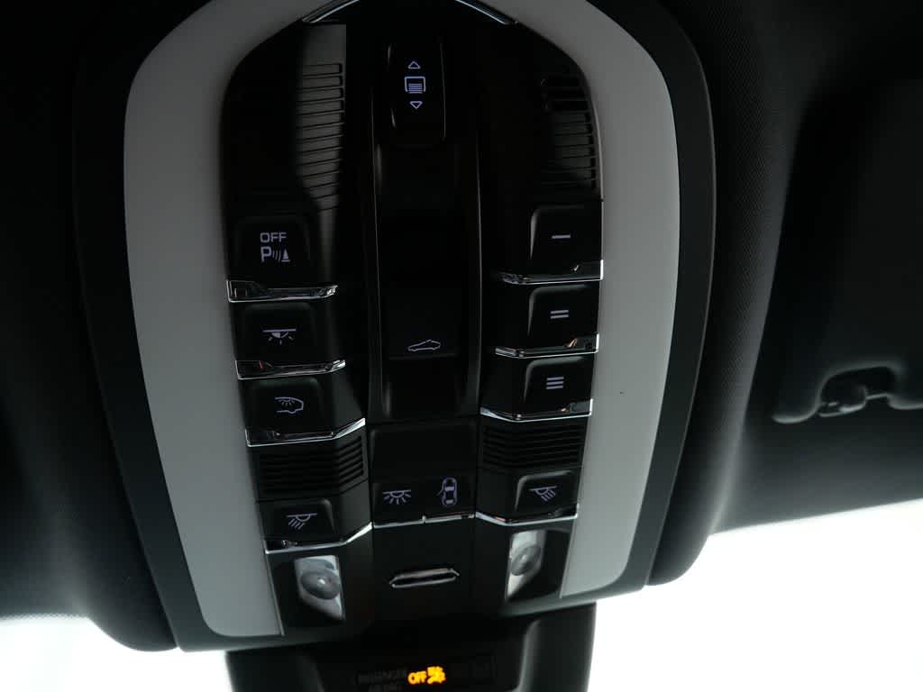 Thumbnail: 2026 Porsche Macan - 27