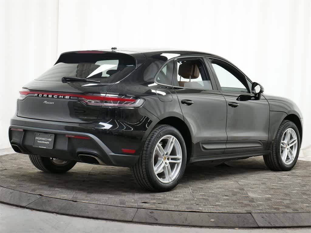 Thumbnail: 2023 Porsche Macan - 7