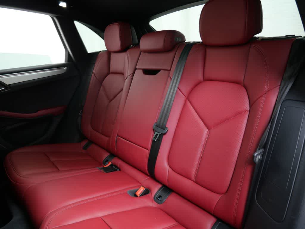 Thumbnail: 2022 Porsche Macan - 13